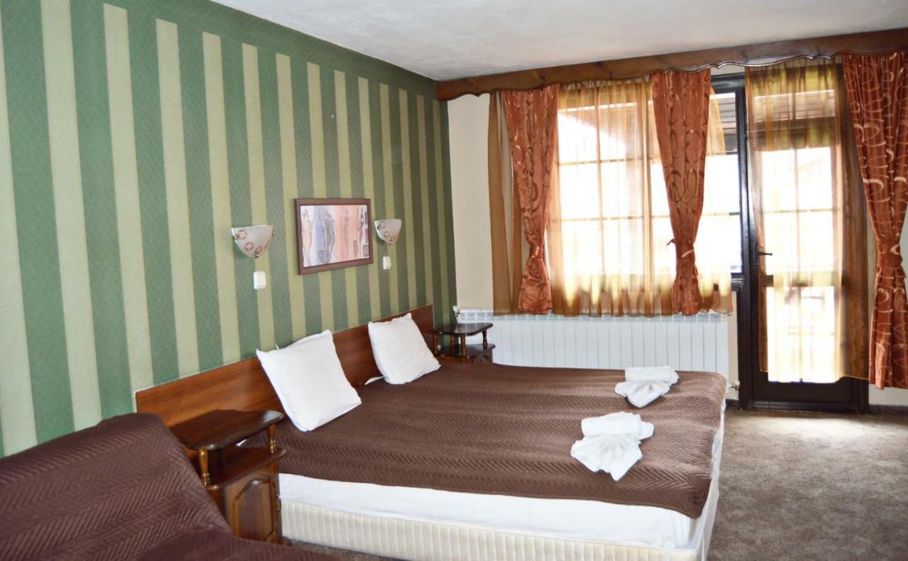 Hotel St. George Pobedonosets Bansko Bagian luar foto