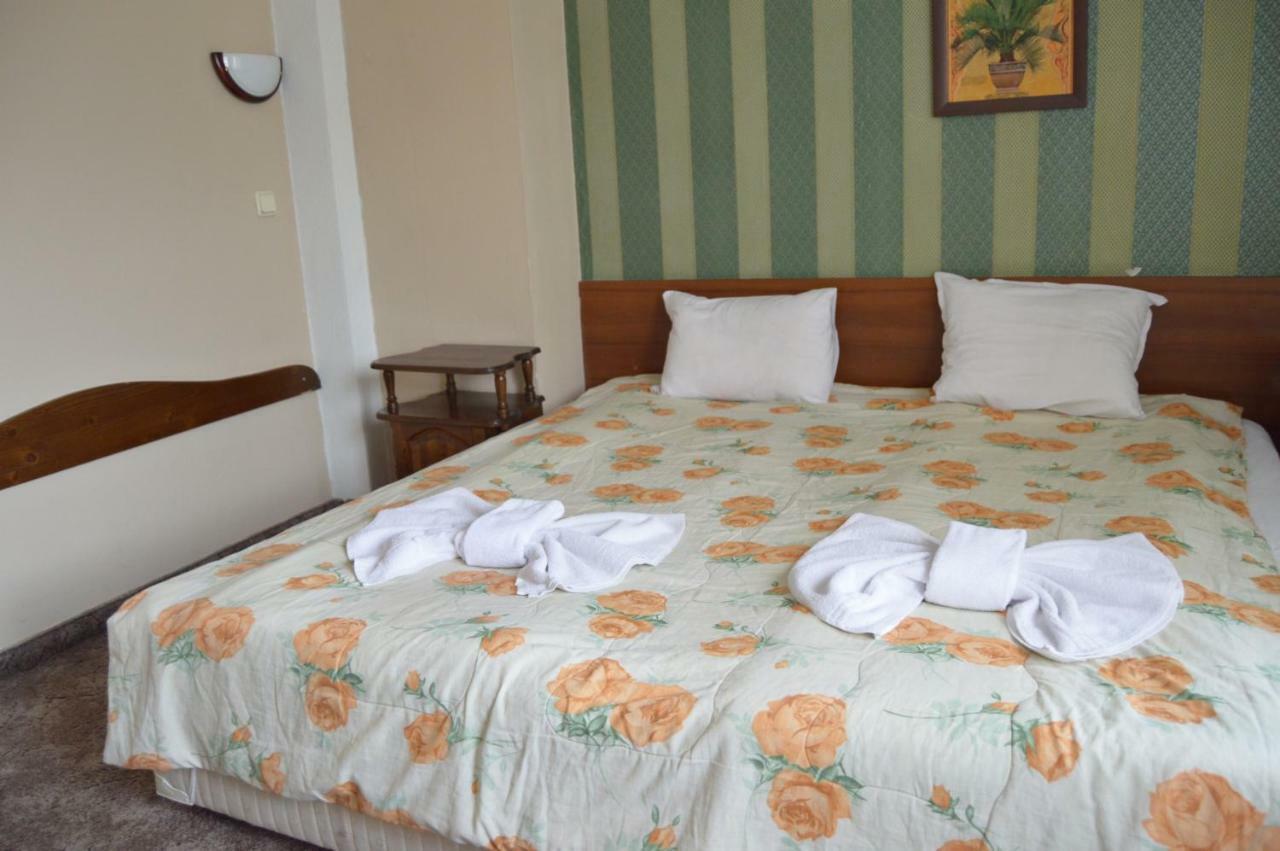 Hotel St. George Pobedonosets Bansko Bagian luar foto