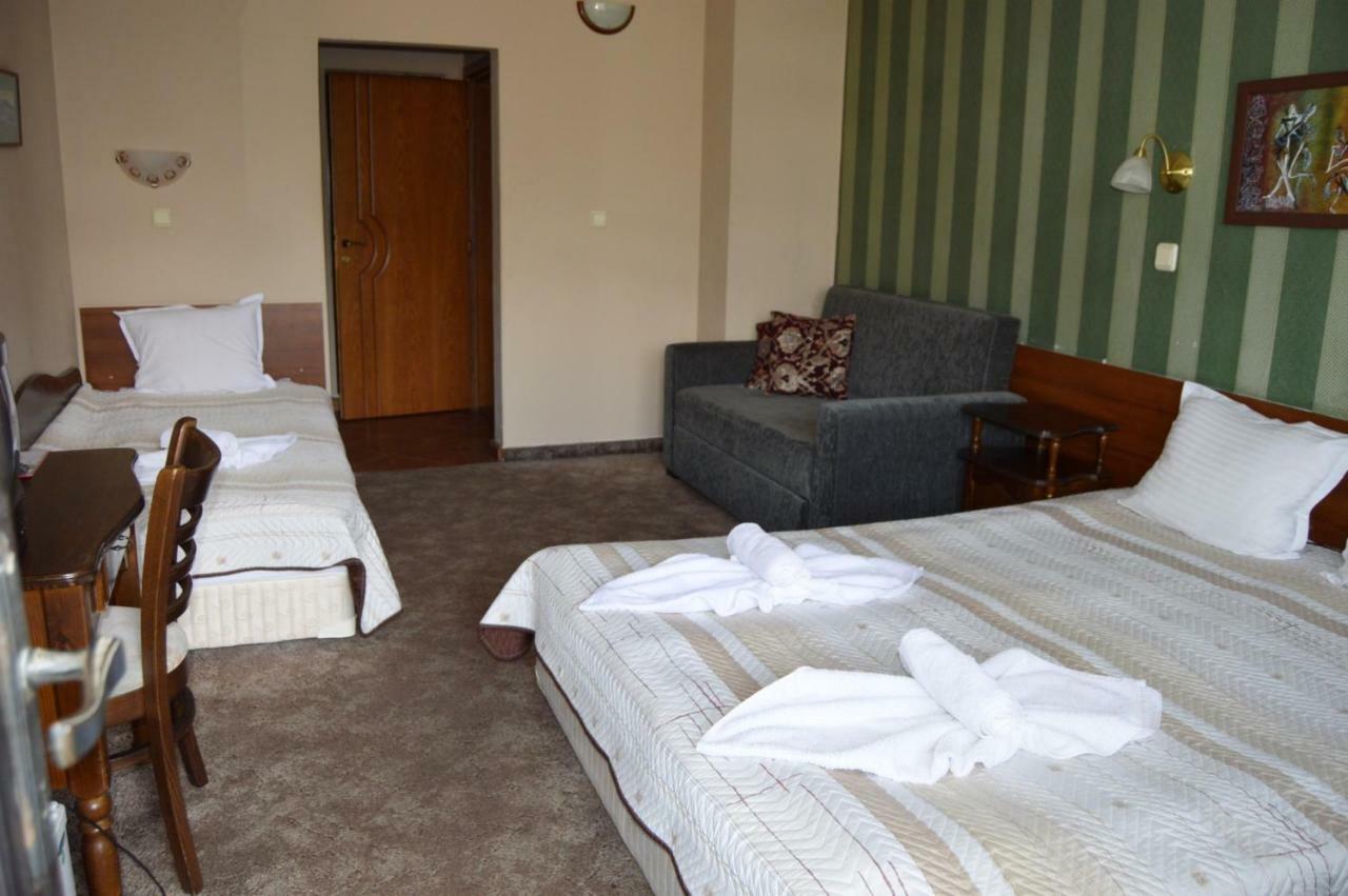 Hotel St. George Pobedonosets Bansko Bagian luar foto
