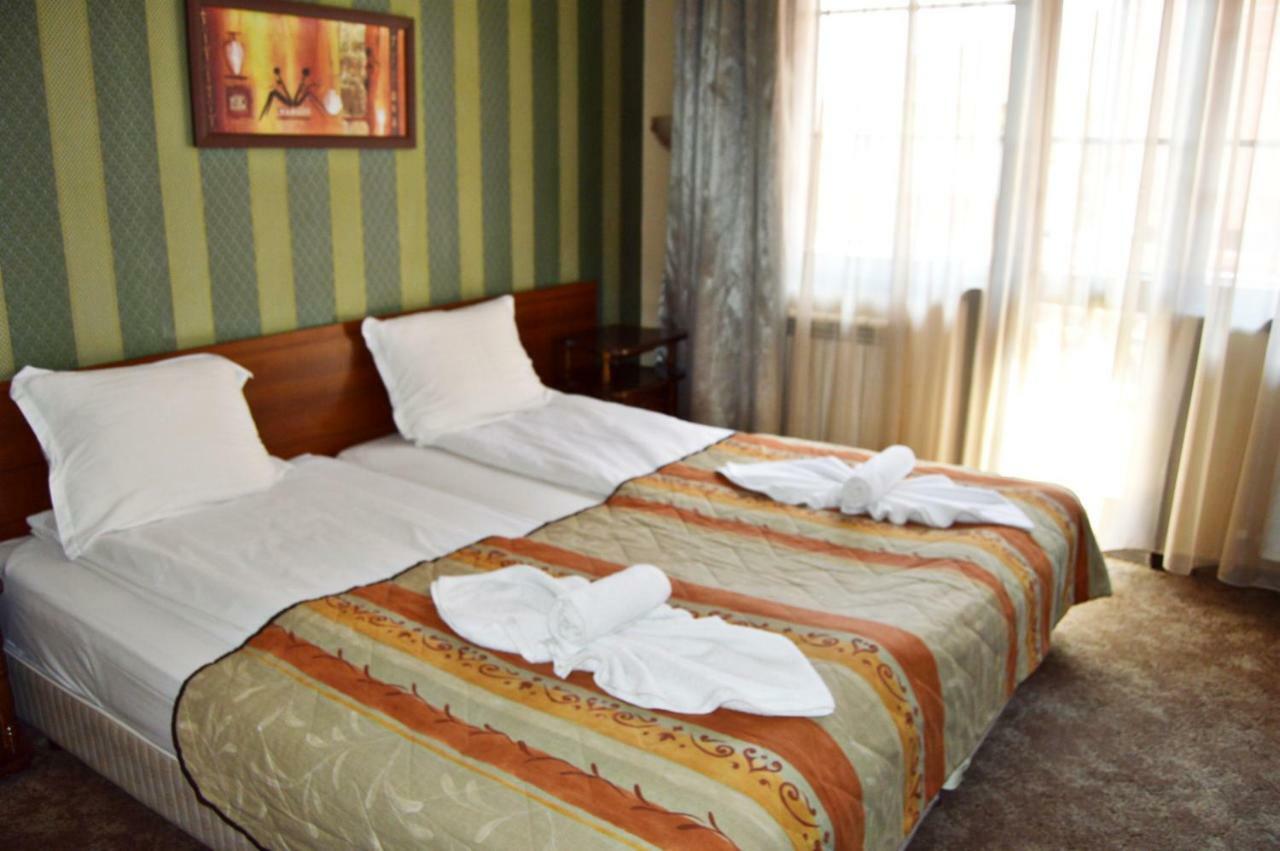 Hotel St. George Pobedonosets Bansko Bagian luar foto