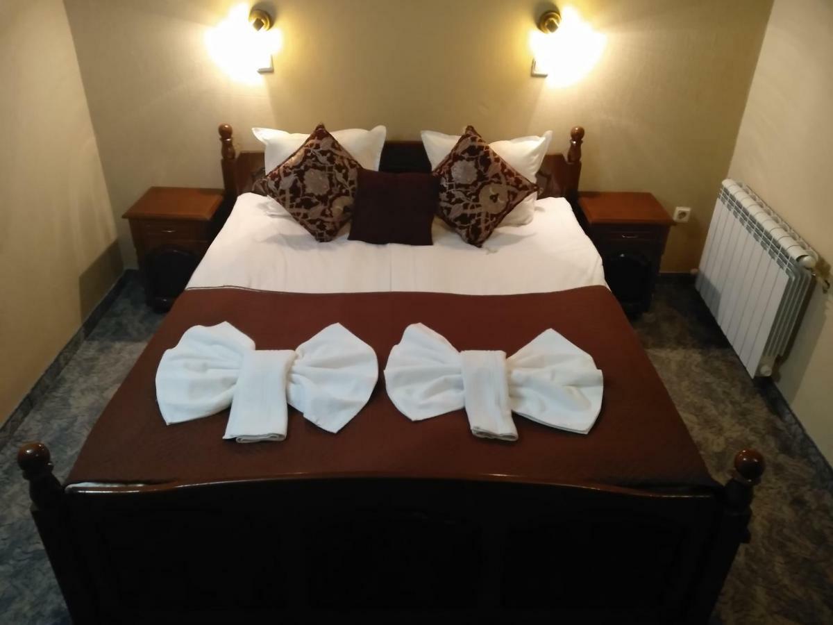 Hotel St. George Pobedonosets Bansko Bagian luar foto