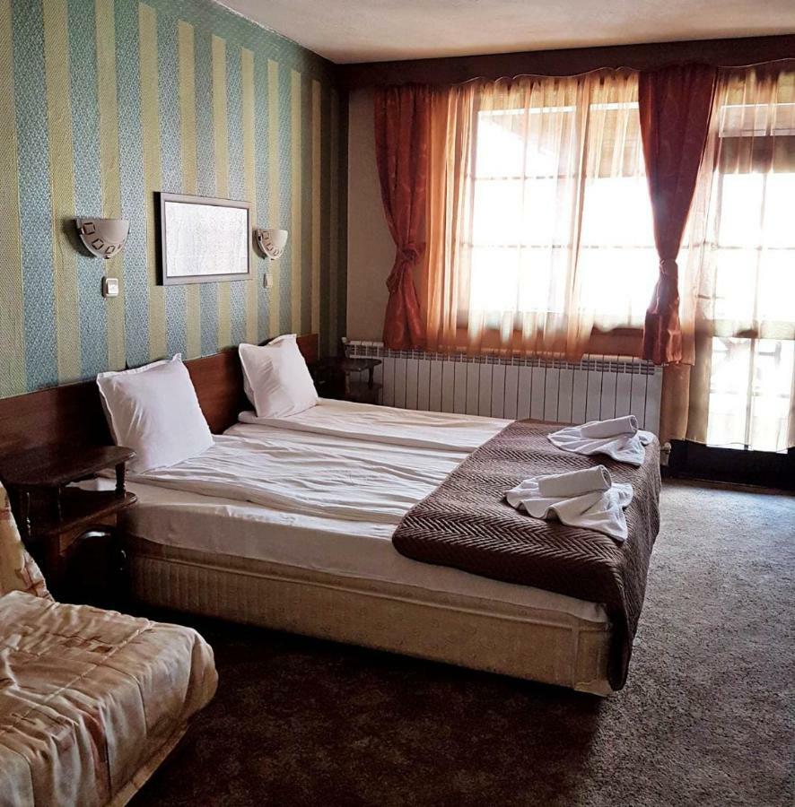 Hotel St. George Pobedonosets Bansko Bagian luar foto